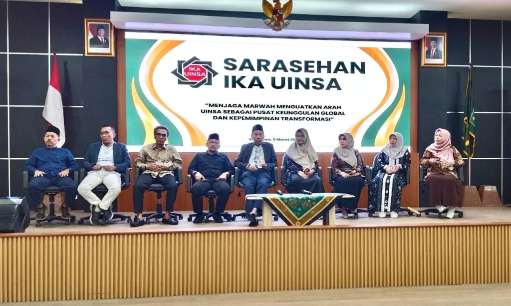 Baca juga : Sarasehan IKA UINSA Malah Munculkan Calon Rektor dari Kalangan Guru Besar Perempuan