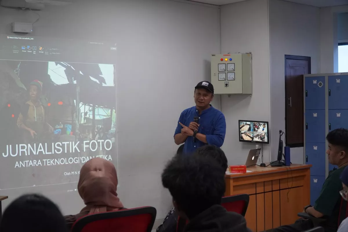 Festival Media (Fesmed) Selat Malaka 2026 yang diinisiasi sebagai bentuk sinergi antara AJI, Pewarta Foto Indonesia (PFI), dan masyarakat di Politeknik Negeri Batam, Sabtu (19/9/2026).