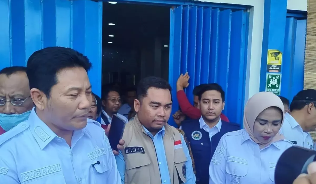 Wakil Koordinator BGN Regional Jawa Timur, Teguh Bayu Wibowo, menyatakan bahwa pihaknya langsung menangguhkan operasional Satuan Pelayanan Program Gizi (SPPG) Kalitengah